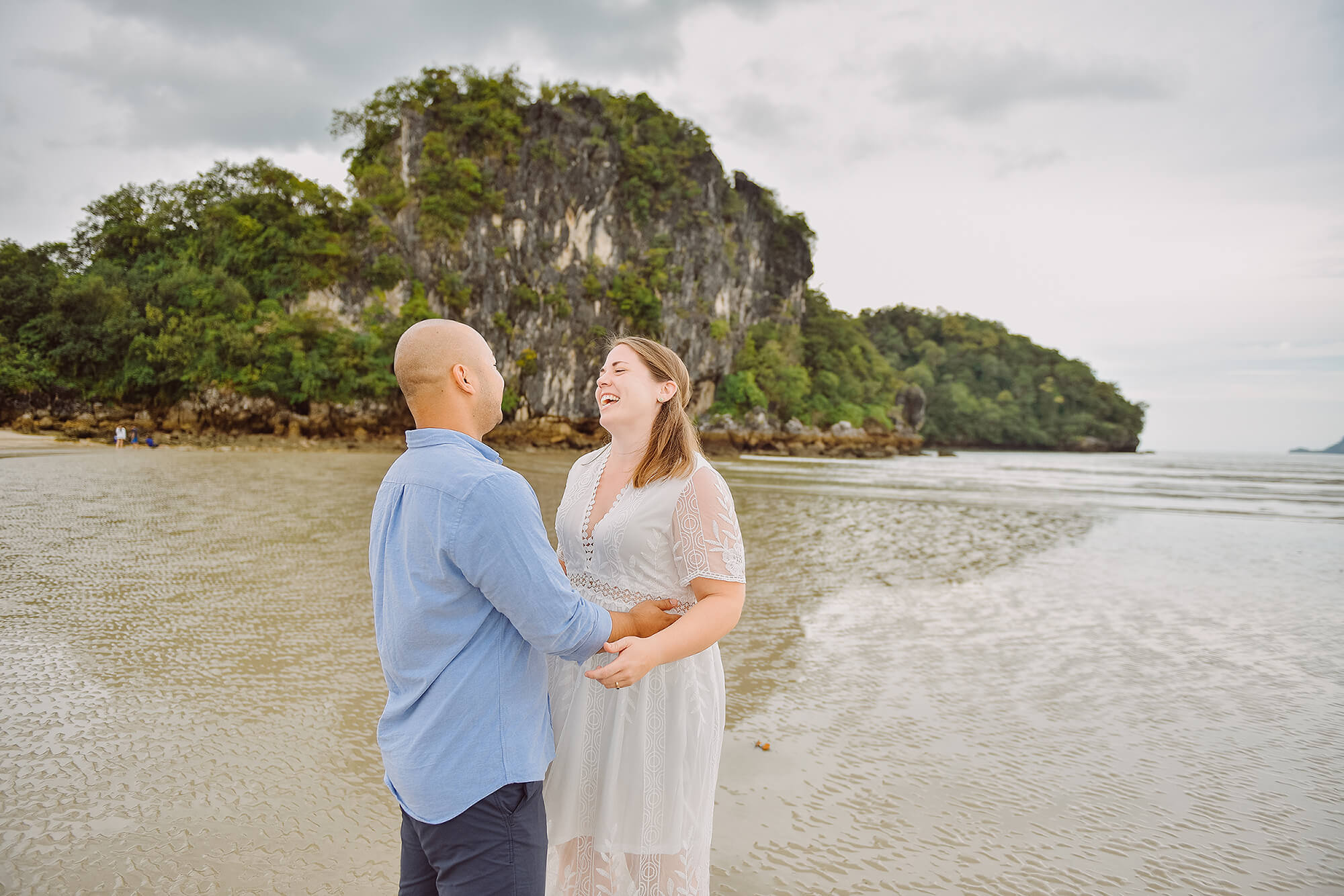 Krabi Engagement and Travel Photographer