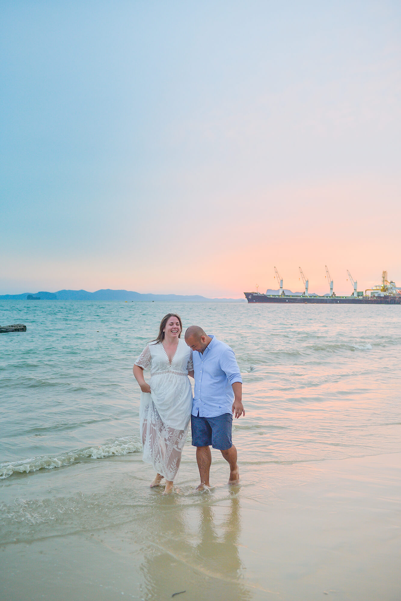 Krabi Engagement and Travel Photographer