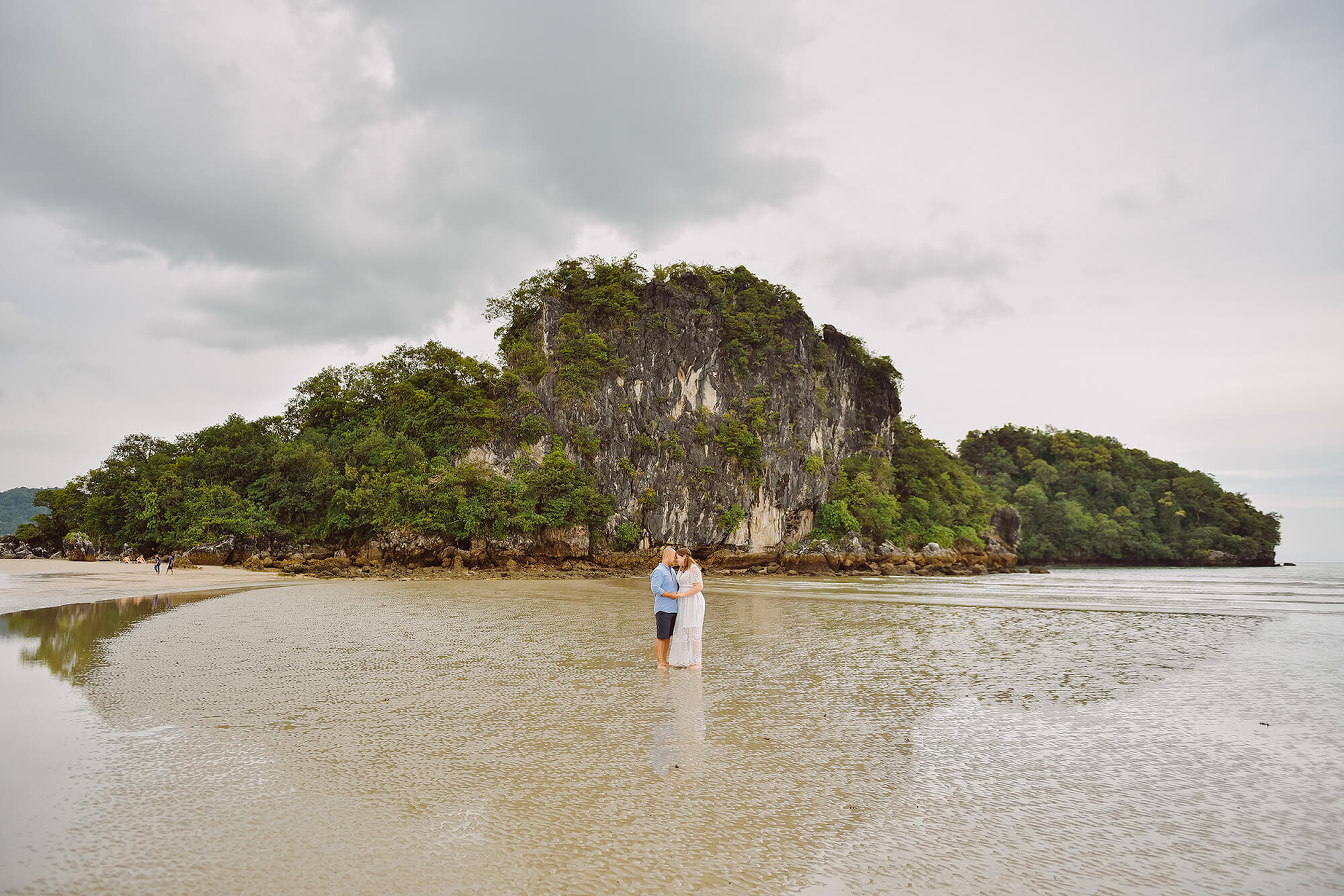 Krabi Engagement and Travel Photographer