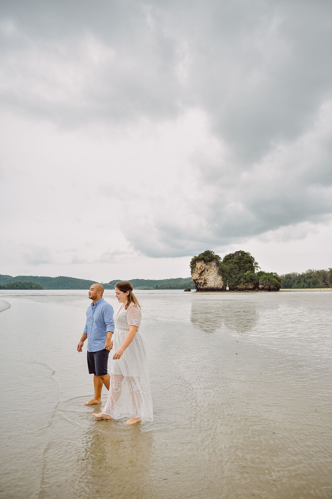 Krabi Engagement and Travel Photographer